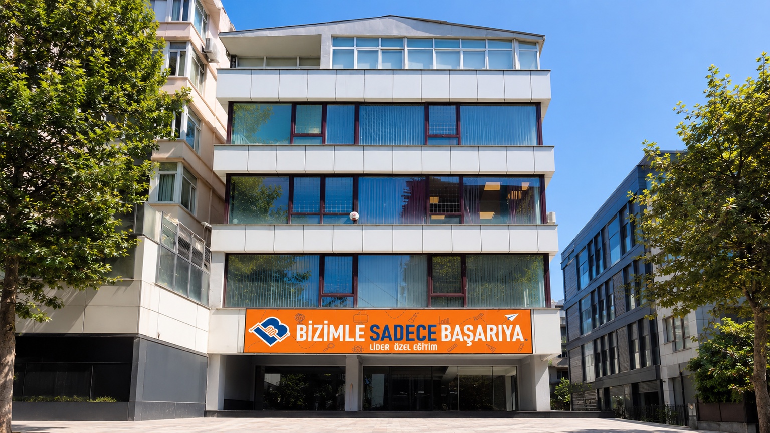 Suadiye’deki Cadde Lider Kurs Merkezi Şaşkınbakkal Şubesi binası